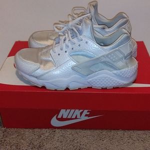 WMNS Air Huarache Run PRM